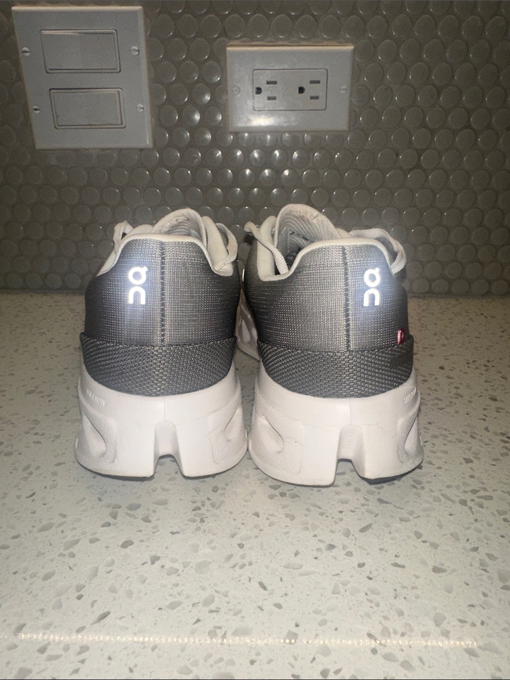 ON Eclipse Cloud Sneakers Alloy White Womens 8.5 - Picture 3 of 9
